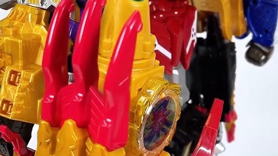 The ultimate combined Super Sentai robot over 40cm tall! "Kyoutaro Sentai Donbrothers Tiger Ryuki Ta