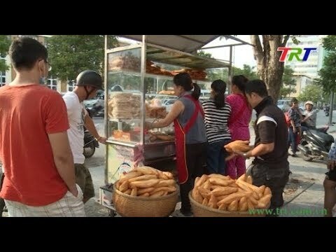 Biến tấu bánh mì Huế - món ngon đường phố