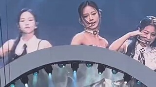 【Ayou Chen】Danced to Set Me Free at TWICE's concert! From the ski resort to the concert!