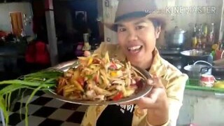 ส้มตำหมึกยักษ์ แซ่บจัดจ้าน ฮาครบรส โดยยายนุ้ยปากปลาแดกและน้องมายด์