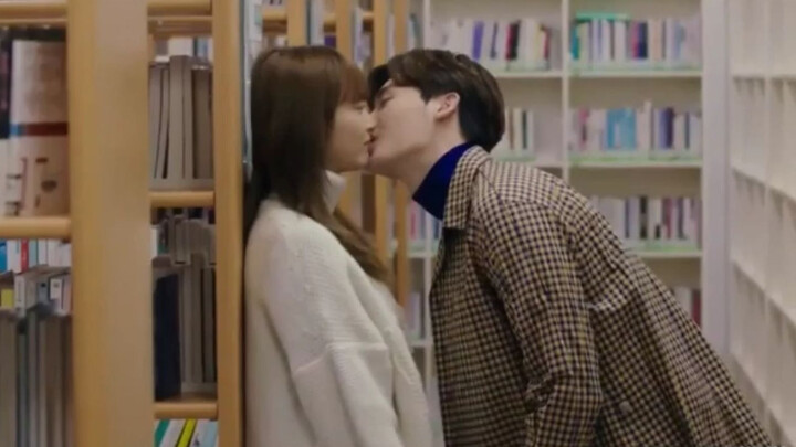 One Fine Week: Sweet kiss scenes collection
