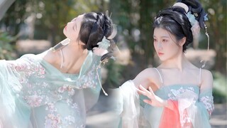 后拜瀑淋身