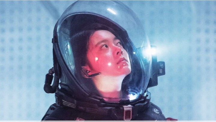 The Wandering Earth: The director tutored Zhao Jinmai in his homework, but he met a real academic ma