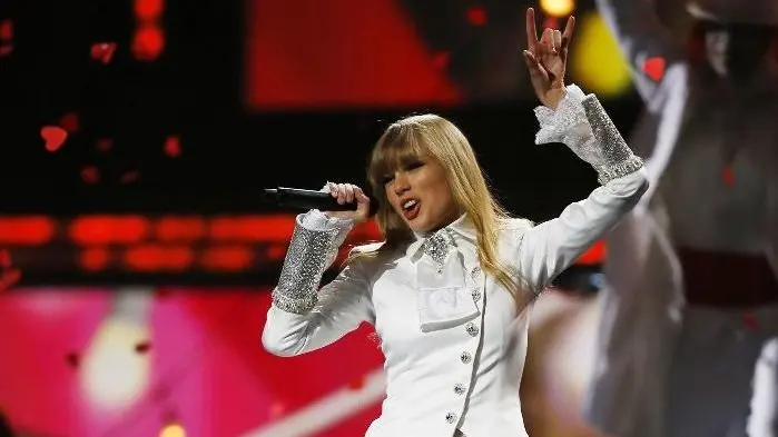 [Live]We are never ever getting back together - Taylor Swift Grammy's Opening