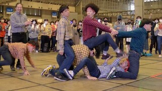 Too curly! How awesome is the otaku dancing really [RAB]