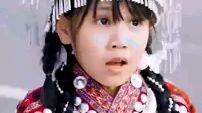 Cutie little girl and her pretty mother help the man. Chinese MiNiDrama