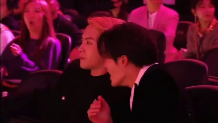The funniest moment of the Starlight Awards tonight came hahahahahahahahahahahahahahaha