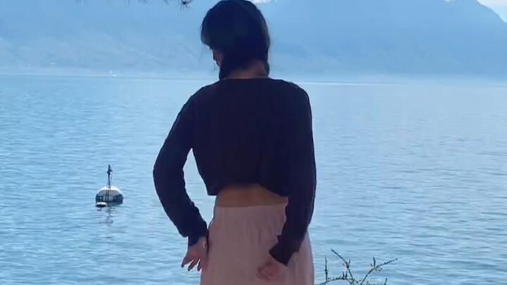 【Tujuh Belas】 || Tarian Darl+ing di tepi danau di Swiss|| Kamu bisa menari bahkan saat memakai rok♪^