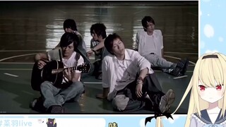 日本JK听五月天经典曲目《知足》，一不小心就听入神了