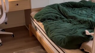 Một phòng ngủ, một phòng khách, một phòng tắm và một nhà bếp, cải tạo ngôi nhà cũ kỹ và đổ nát thành