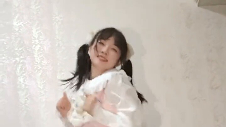 Guangjio dances POP IN 2❤️ "The Child I Push" in the dormitory