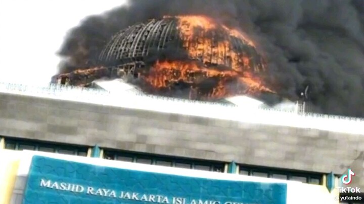 masjid terbakar