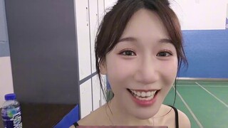 รักแร้สกปรกของเซี่ยวหยวน น้องสาวเหงื่อท่วม กล้องหันไปทางคุณและยิ้ม