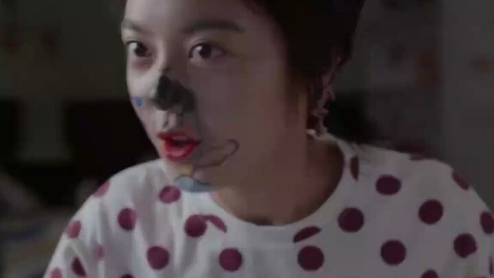 Young Pi: Miaomiao secretly broadcast live at night and was almost discovered by her mother, but she