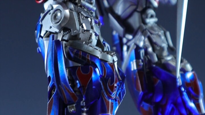 Take a closer look at DLX Knight Optimus Prime!