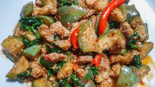 แกงคั่วหมูใส่มะเขือ เมนูง่ายๆ บ้านๆ แต่อร่อยไม่ธรรมดา Pork curry with coconut milk recipe Thai Food