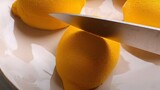 Make the dessert into the shape of lemon