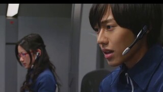 Go-busters dan Go-busters bergabung untuk melawan musuh, dan tim ke-37 datang untuk mendukung