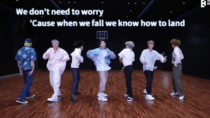 BTS "Permission to Dance" versi studio dance.
