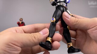 ฉันมีปมที่ขาของฉัน! มีเพียงพี่ชายของคุณเท่านั้นที่ทำได้! Bandai shf ประติมากรรมกระดูกจริง Kamen Ride