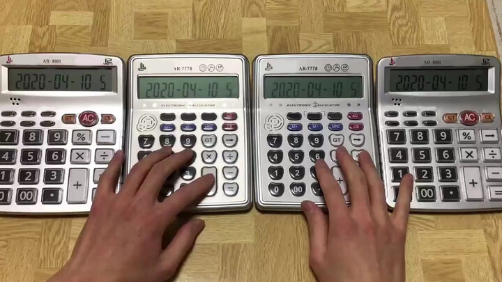 [Reprint] Memainkan lagu tema "Detective Conan" dengan 4 kalkulator.