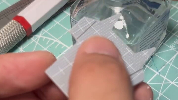 3.1/Build a shield for a Heavy Bull Gundam using plastic sheets!