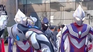 Ultraman đến Trái đất để tìm kiếm các thành viên trong nhóm của mình