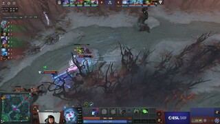 weirdest courier kill of all time - Dota 2