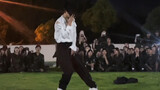 Điều gì xảy ra khi nhảy theo điệu Michael Jackson trước mặt các tân sinh viên trong buổi huấn luyện 