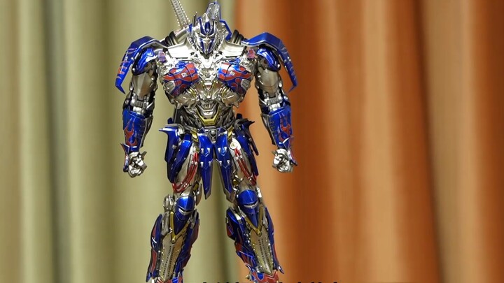 Slightly below standard [ThreeZero] DLX Knight Optimus Prime Knight Pillar Unboxing Sharing