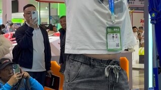Apakah Anda lebih suka menghabiskan 130.000 yuan untuk mobil atau derek yang dikendalikan dari jarak