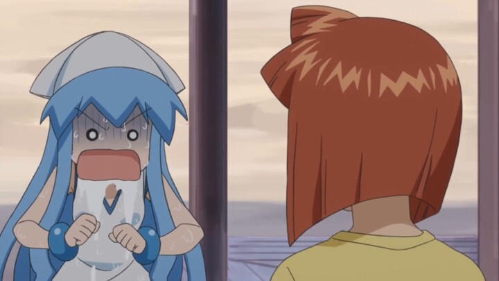 The squid girl is so funny. She came to invade the earth, but she became a working girl.