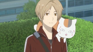 Is that round thing a dessert? Natsume, buy it for me!