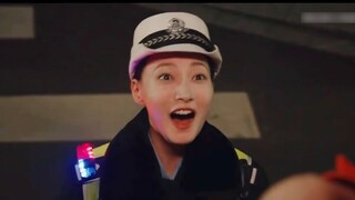 The female traffic police in episode 27 of "My Human Fireworks" is me!! Everyone is saying that I am