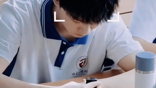 内 娱 独 一 份 的 破 碎 感 与 少 年 感