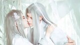 Cosplay couple kissing moments🥰