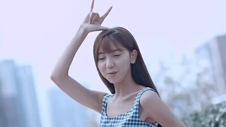 Jika Anda memiliki bidadari, Anda tetap membutuhkan kecantikan berbulu.