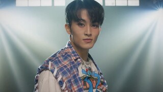 Lee Mark's 100-second medley dance video released