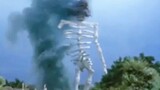 Ultraman Leo took off the monster and turned his hand into a pile of bones!