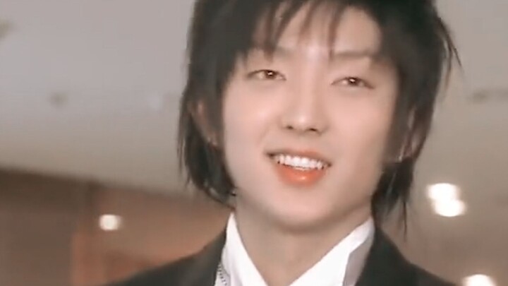 The patriarch of the fresh meat world, a man who wears cross earrings to the top!