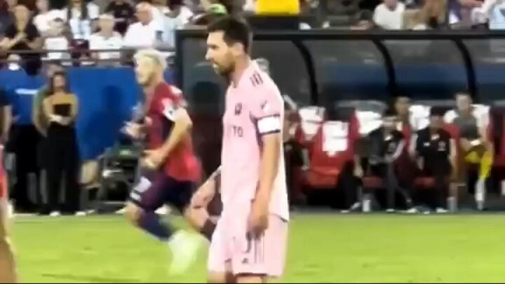 Messi was breaking ankles 😳🔥