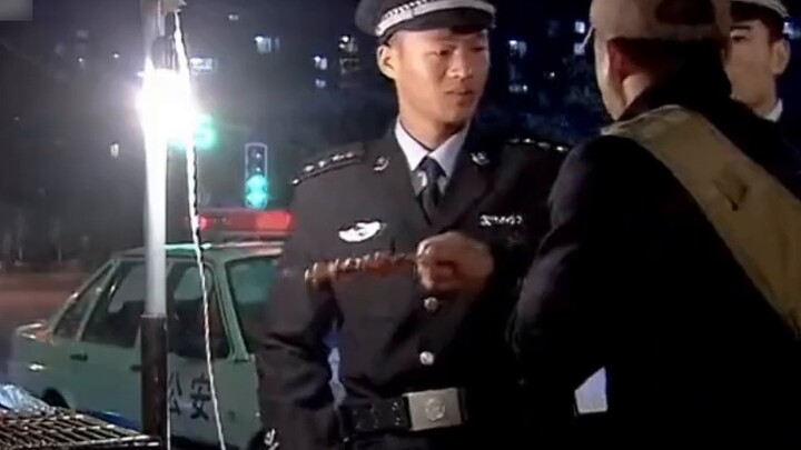 Prajurit Serigala tidak pernah menyangka bahwa dia akan dikejar sepanjang malam saat makan barbekyu