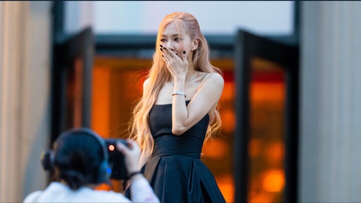 Blackpink Rosé in NYC x THE MET