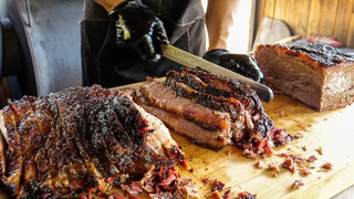 16 Hours of Wait Texas Smoked Barbecue Brisket / Texas style bbq brisket - อาหารข้างทางเกาหลี