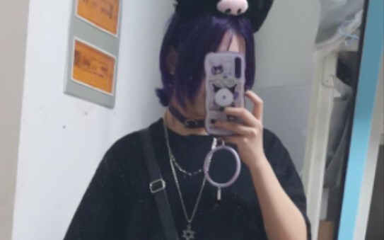 Nothing to do, Ling Wang has the same hairstyle