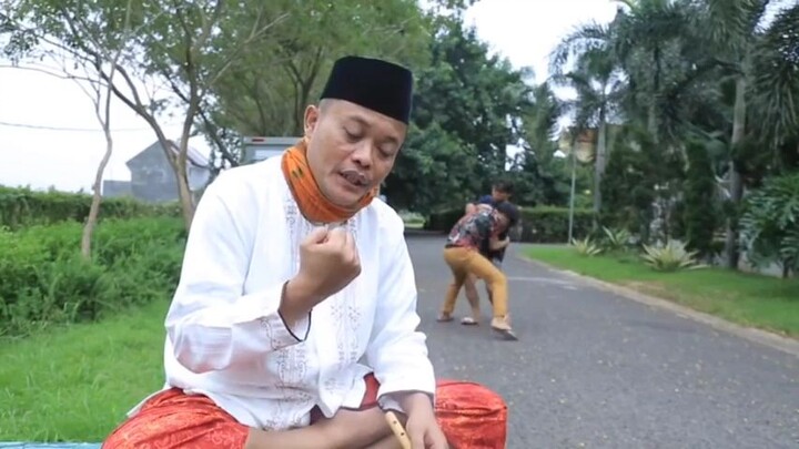 kalo kalian melihat orang berantem...