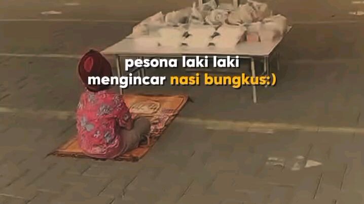 datang lebih awal,demi nasi bungkus😁😂