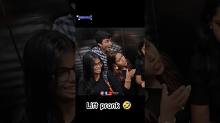 new lift prank rj naved 😂#comedy #trending #viral #comedymemes #funny #comedyclub #shorts