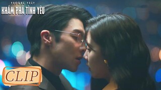 Clip Tập 8 Bá tổng khóa môi giúp Kỷ Thời nhớ lại cảm giác hôn | Phương Pháp Khám Phá Tình Yêu | WeTV