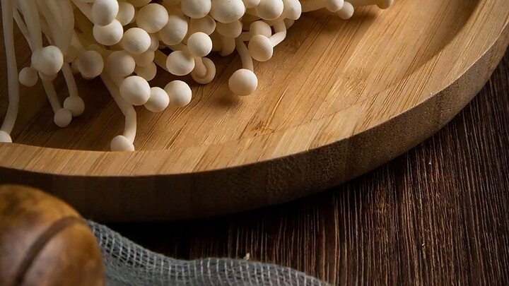 When a photographer meets Enoki mushroom~